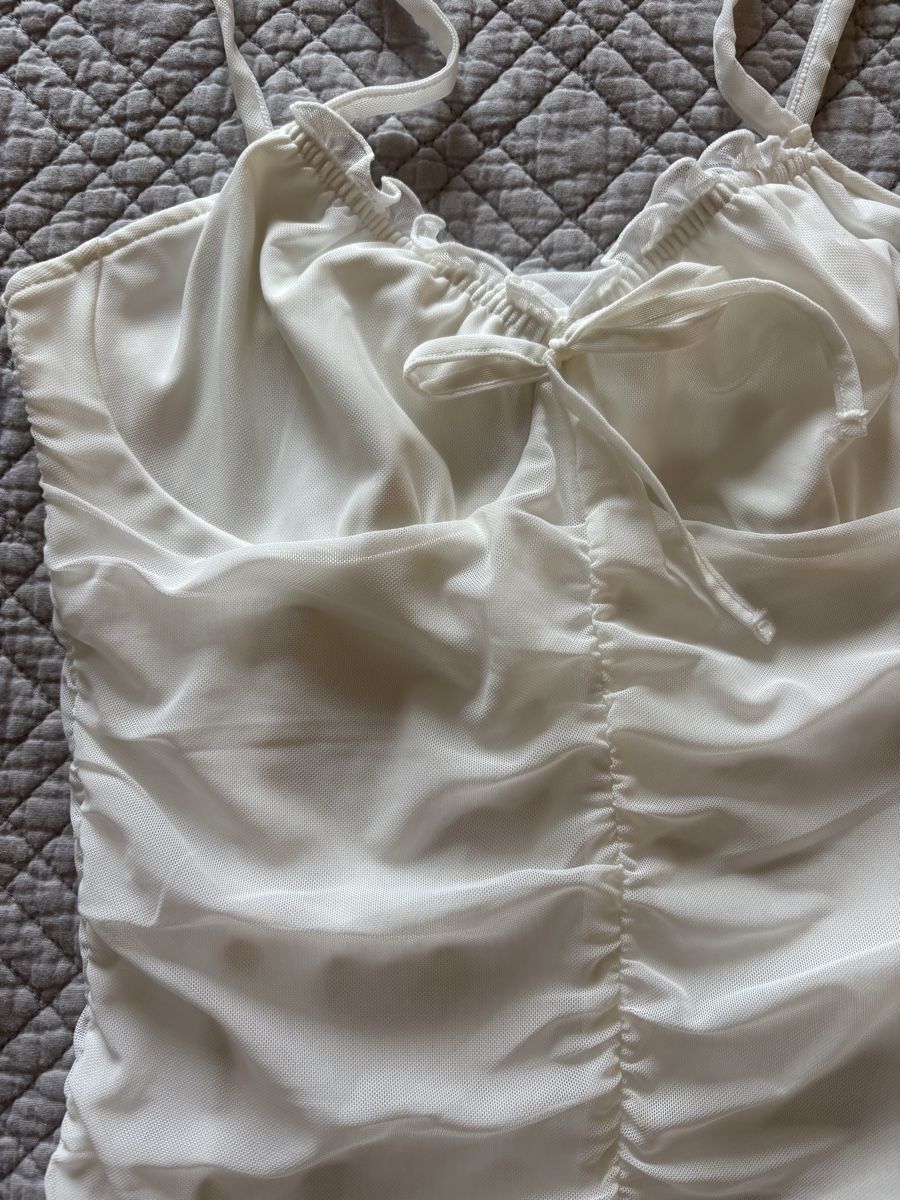 H&M Robes: Mini robe blanche froncée - Taille S – Neuf (Voir description) à Lausanne par shabnam.t 2