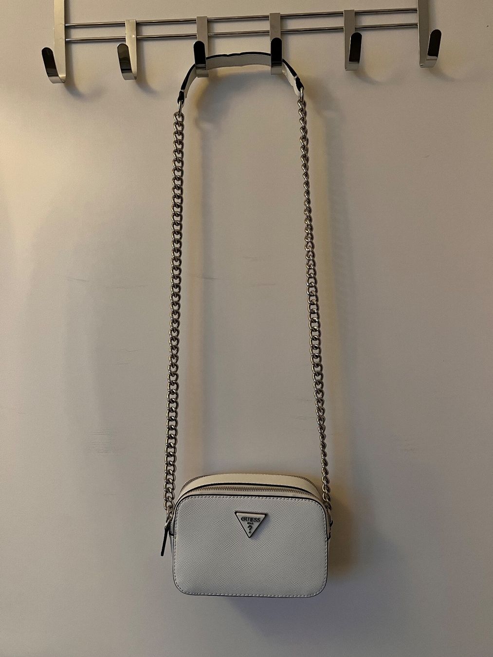 Guess Borse: Original Guess Handtasche NEUZUSTAND – Nuovo (secondo la descrizione) da Unterstammheim venduto da P911993