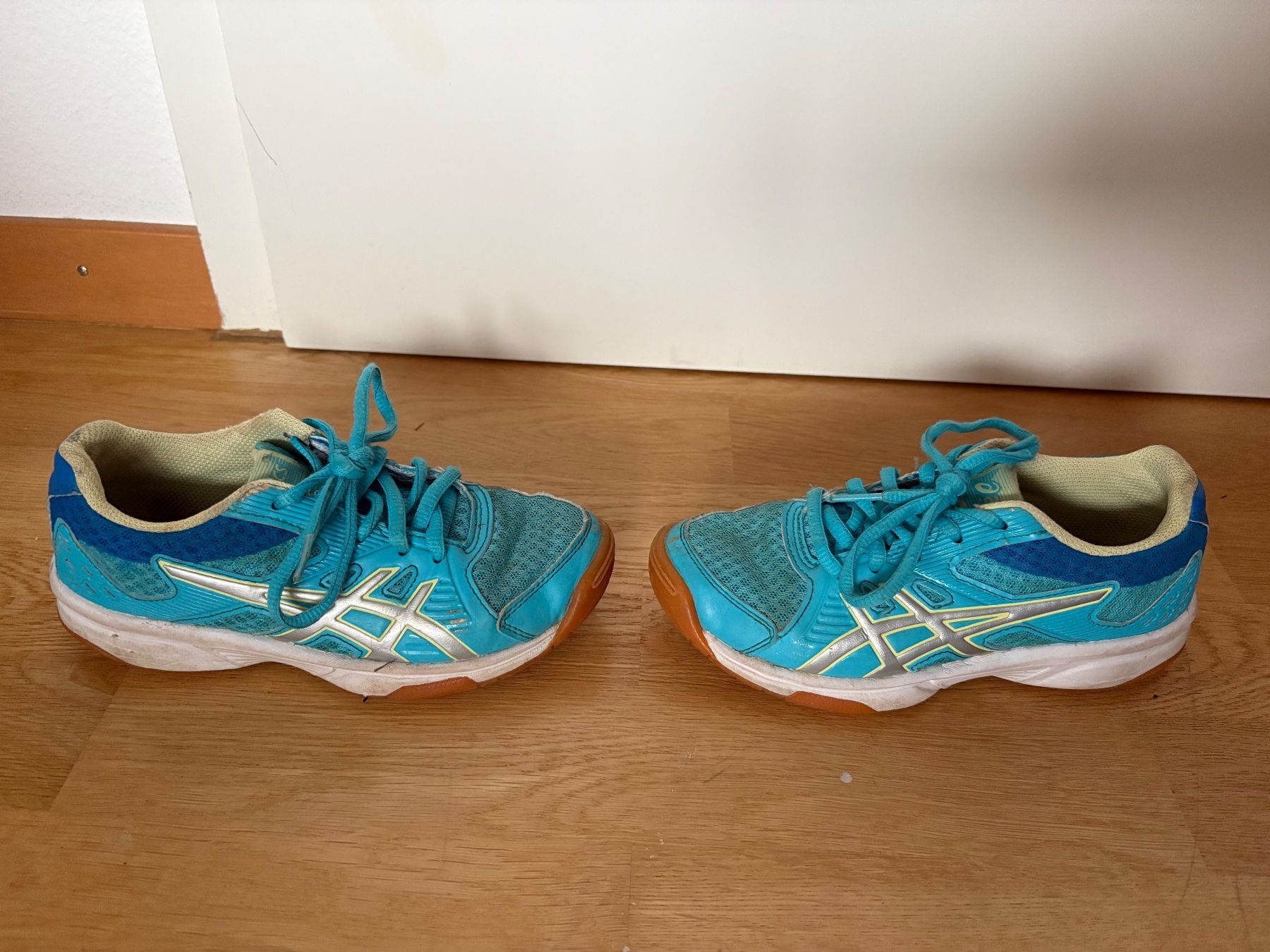 Asics Scarpe per ragazzi: Turnschuhe gr 32.5 – Usato da Egg b. Zürich venduto da dalanna 3