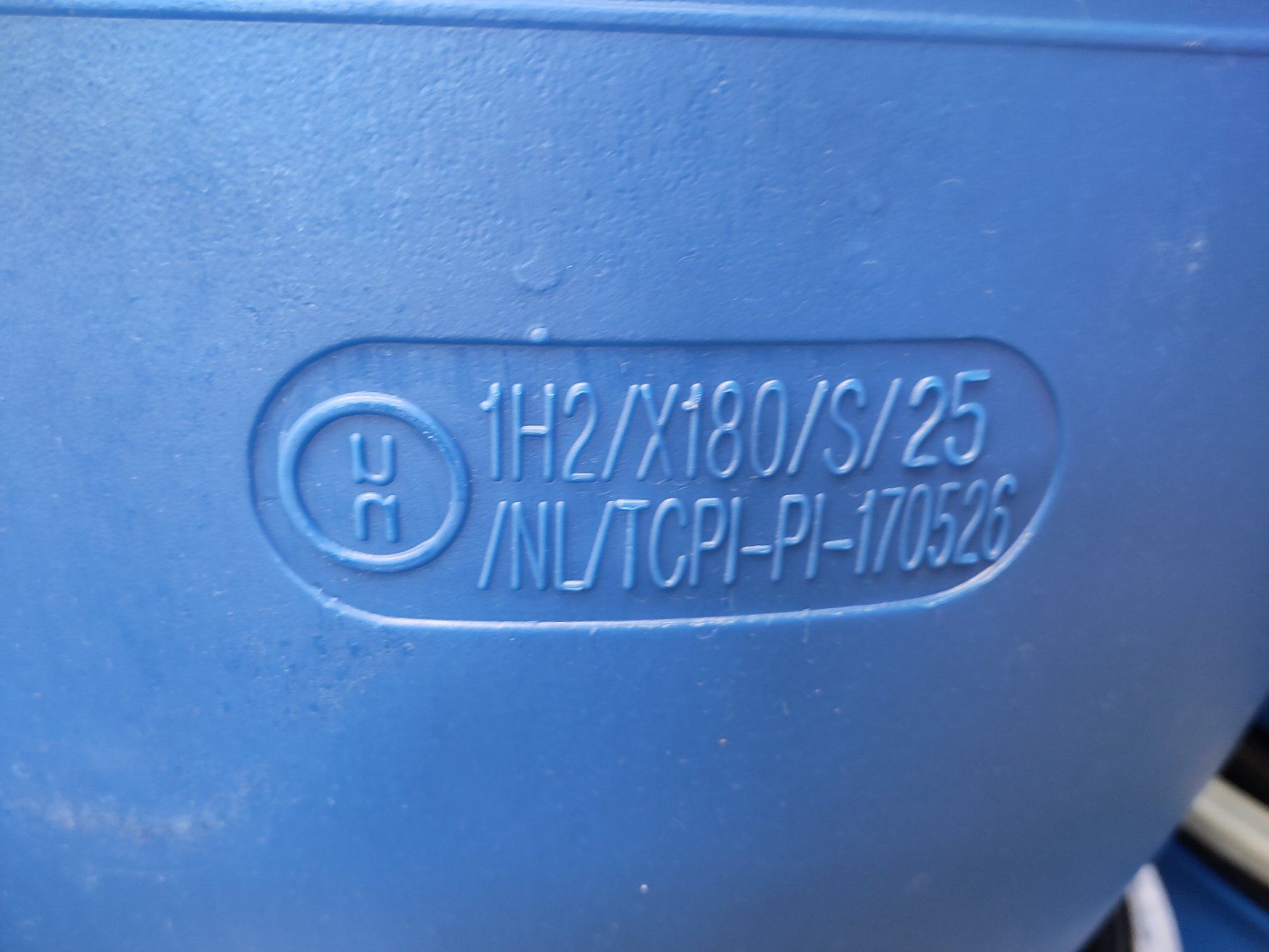 Accessori: Blaue Fässer 120 Liter – Usato da Muttenz venduto da Laeckerlihamschter 2