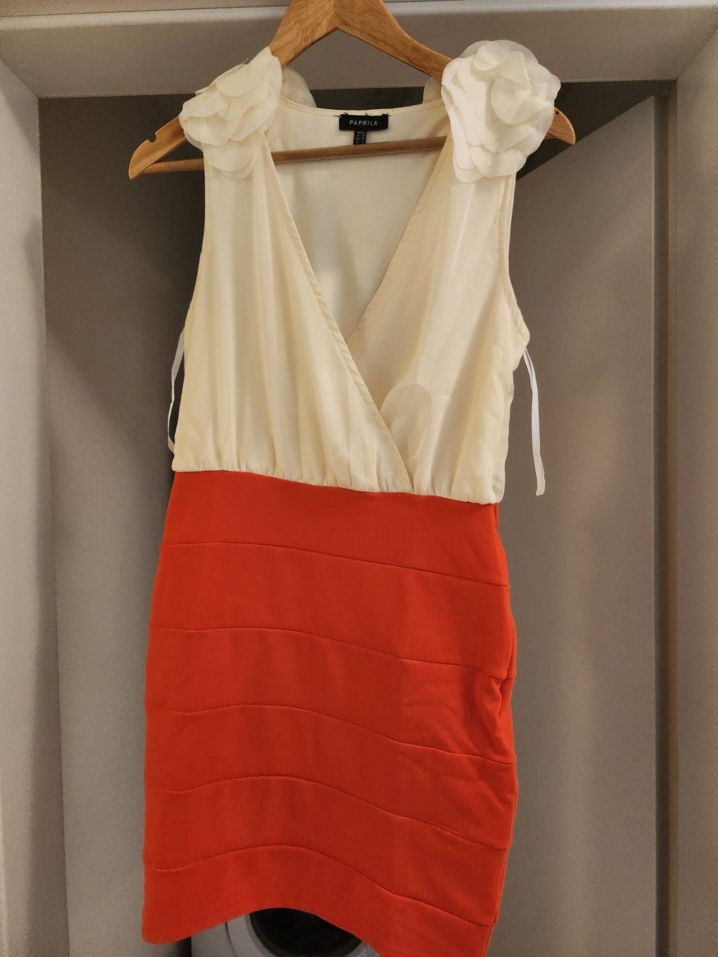 Kleider: Cocktailkleid – Gebraucht aus Kefikon TG von Livline