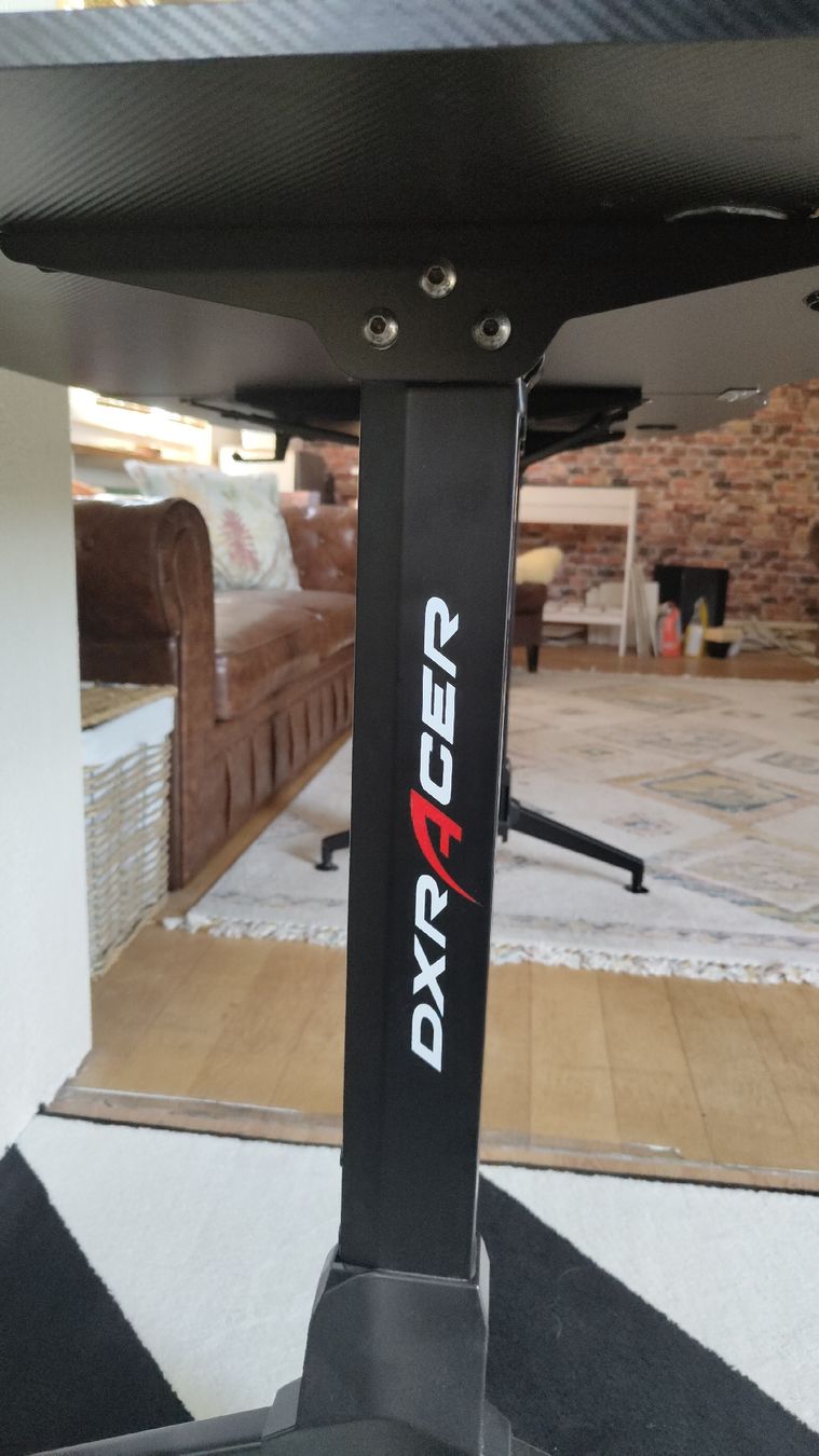 Schreibtische: DXRacer Gaming Desk  – Gebraucht aus Zetzwil von FrlsNekomaJonny 1