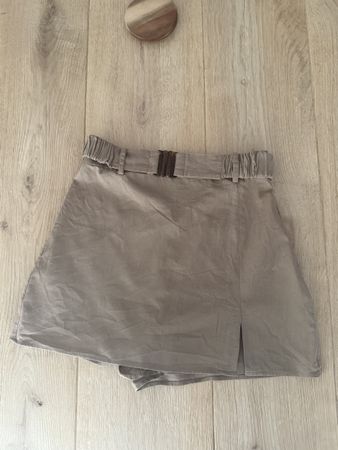 Leinen Zara skorts braun Gr. S. mit Gürtel