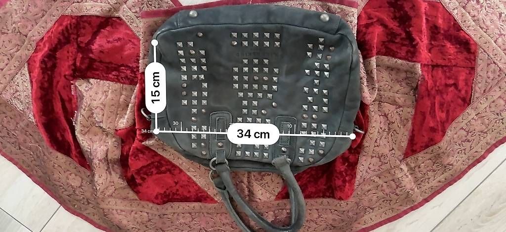 Liebeskind Taschen für Damen: Handtasche mit Nieten – Gebraucht aus Bergdietikon von ulr_r9x5 1