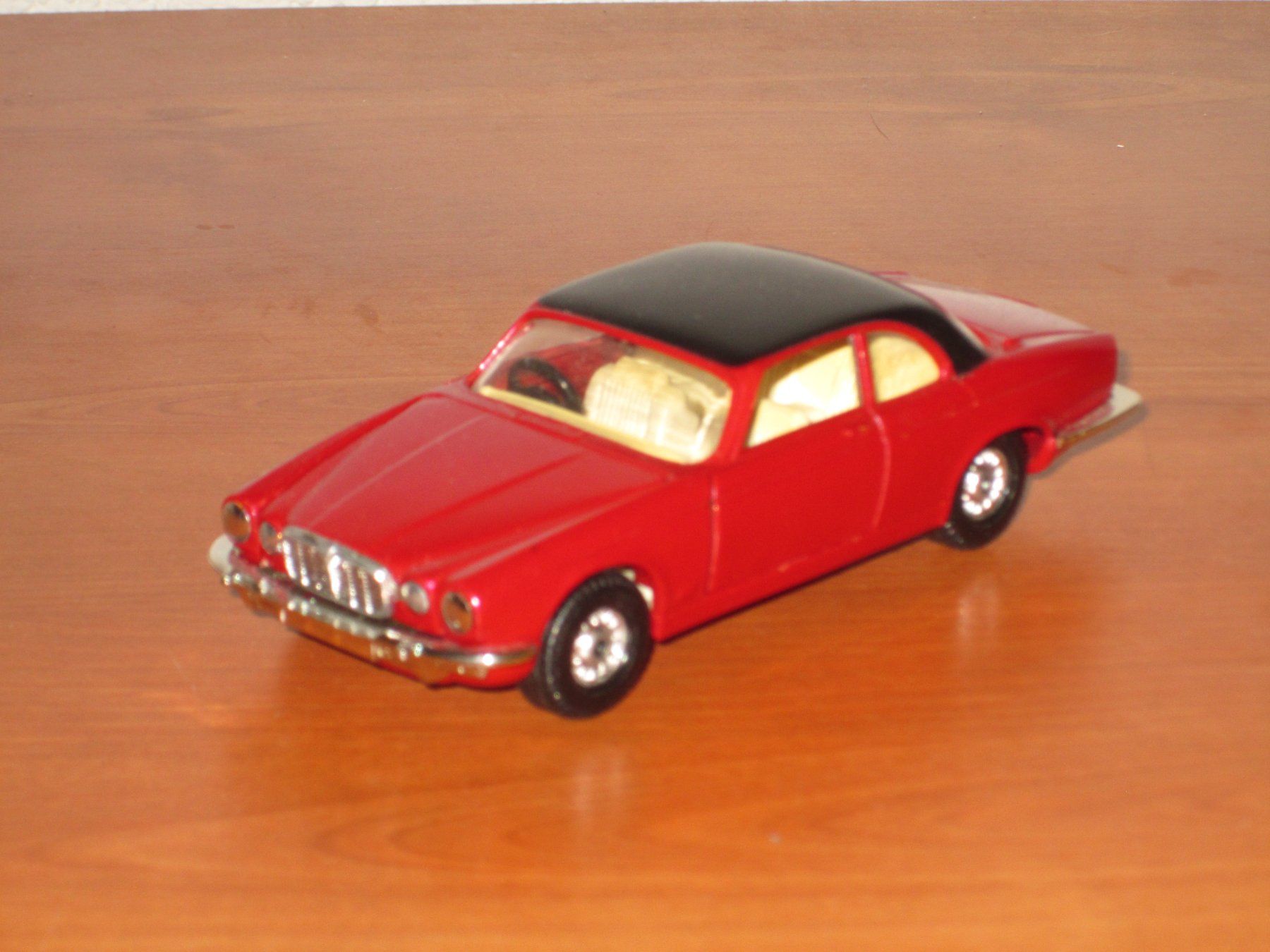 Corgi Toys Modellini d'auto: Corgi  JAGUAR XJ12C  1/36 – Usato da Bonfol venduto da zagato43e