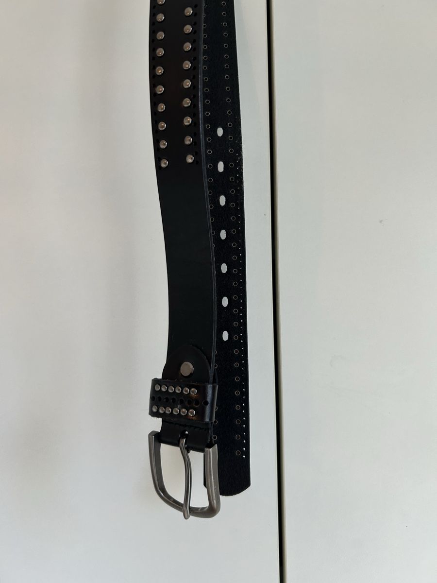 Cinture: Schwarzer Nietengürtel, 113cm – Usato da Zürich venduto da Lolaa123 1