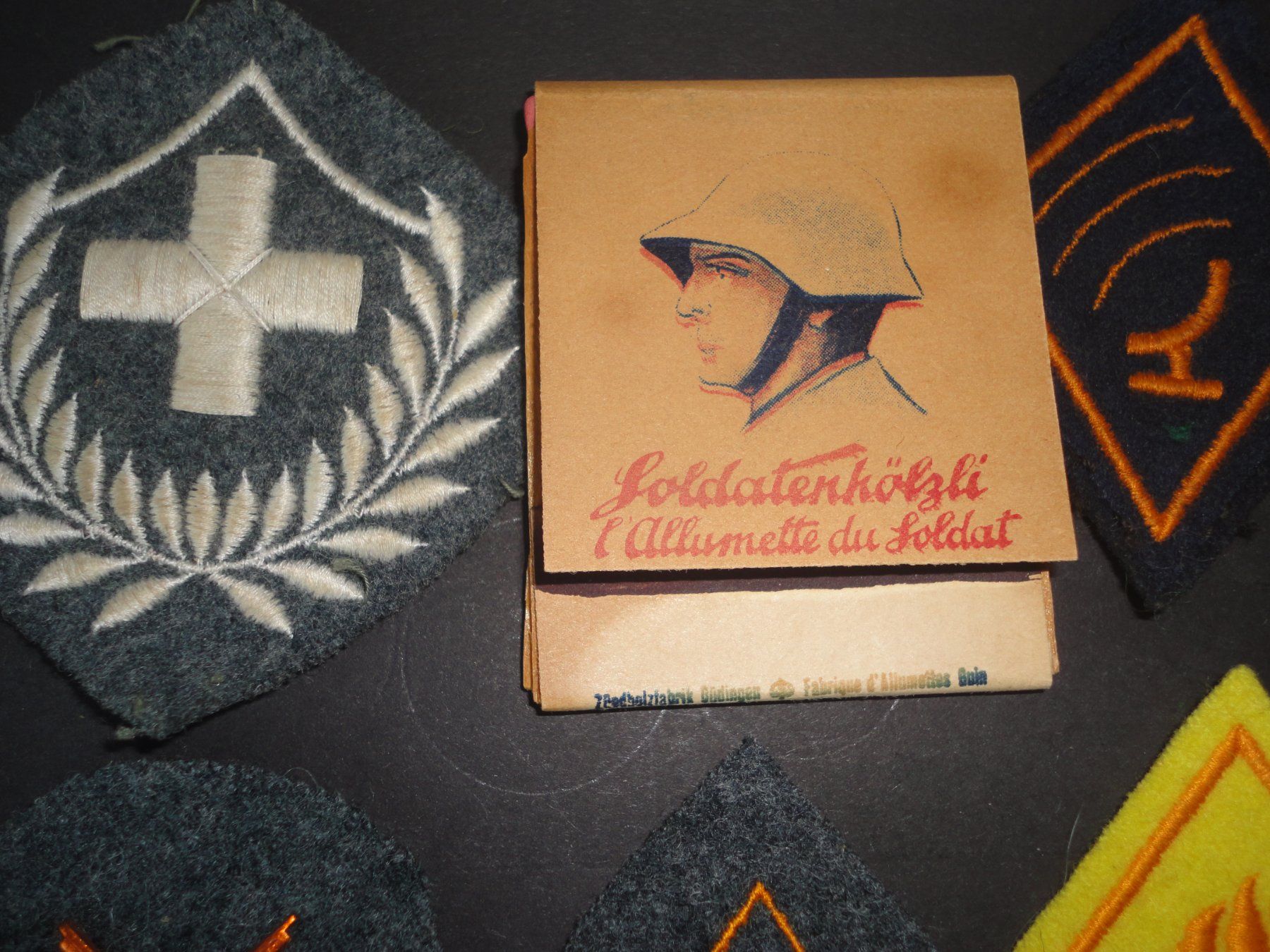 Schweizer Armee Toppe: Militär Dif. Abzeichen+ Zündholz – Usato da Triengen venduto da Freren52 1