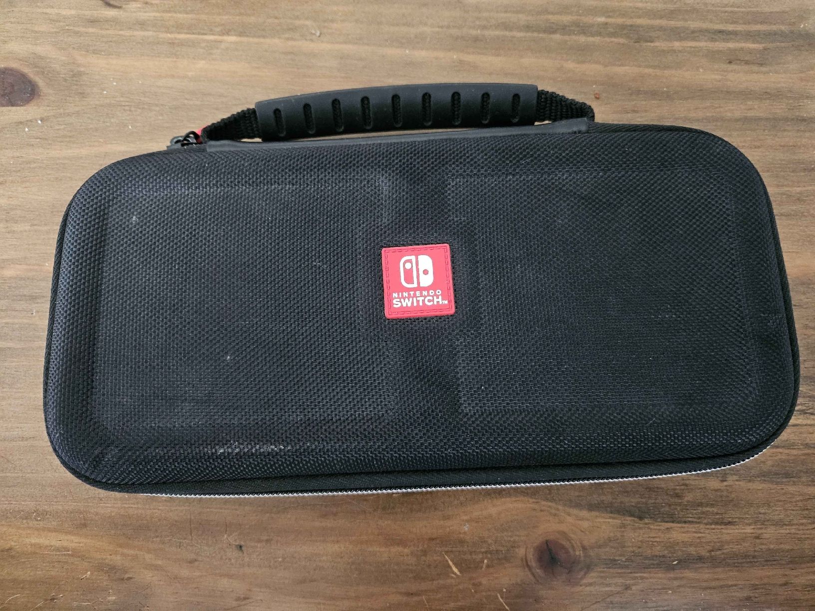 Nintendo Schutzhüllen: Étui de transport Nintendo Switch - Comme neuf !!! – Gebraucht aus Delémont von bor_glm7