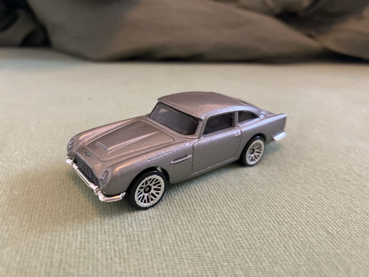 Hot Wheels Modellautos: Hotwheels Aston Martin DB5 – Gebraucht aus Luzern von tra_t8h7