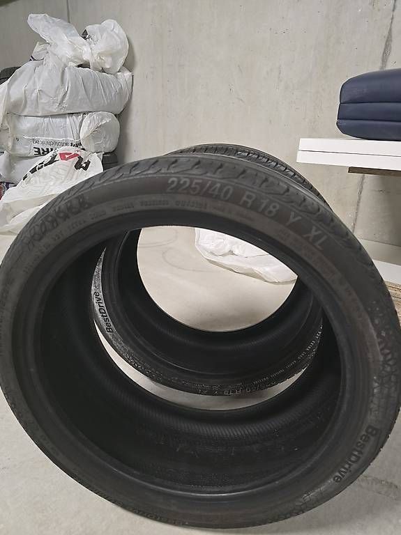 Pneus & Kompletträder: 2 Pneus d'été 225/40/R18 – Gebraucht aus Bussigny von Alex9595