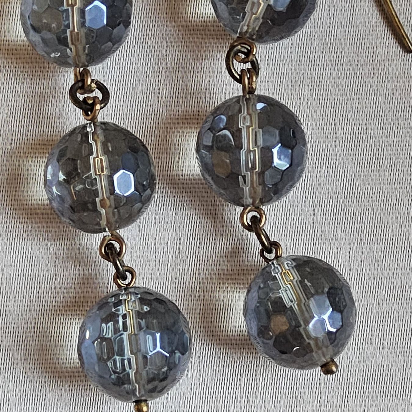 Ohrringe & -stecker: Vintage schicke blaue Glaskugel Ohrhänger – Gebraucht aus Zürich von Aleick 1