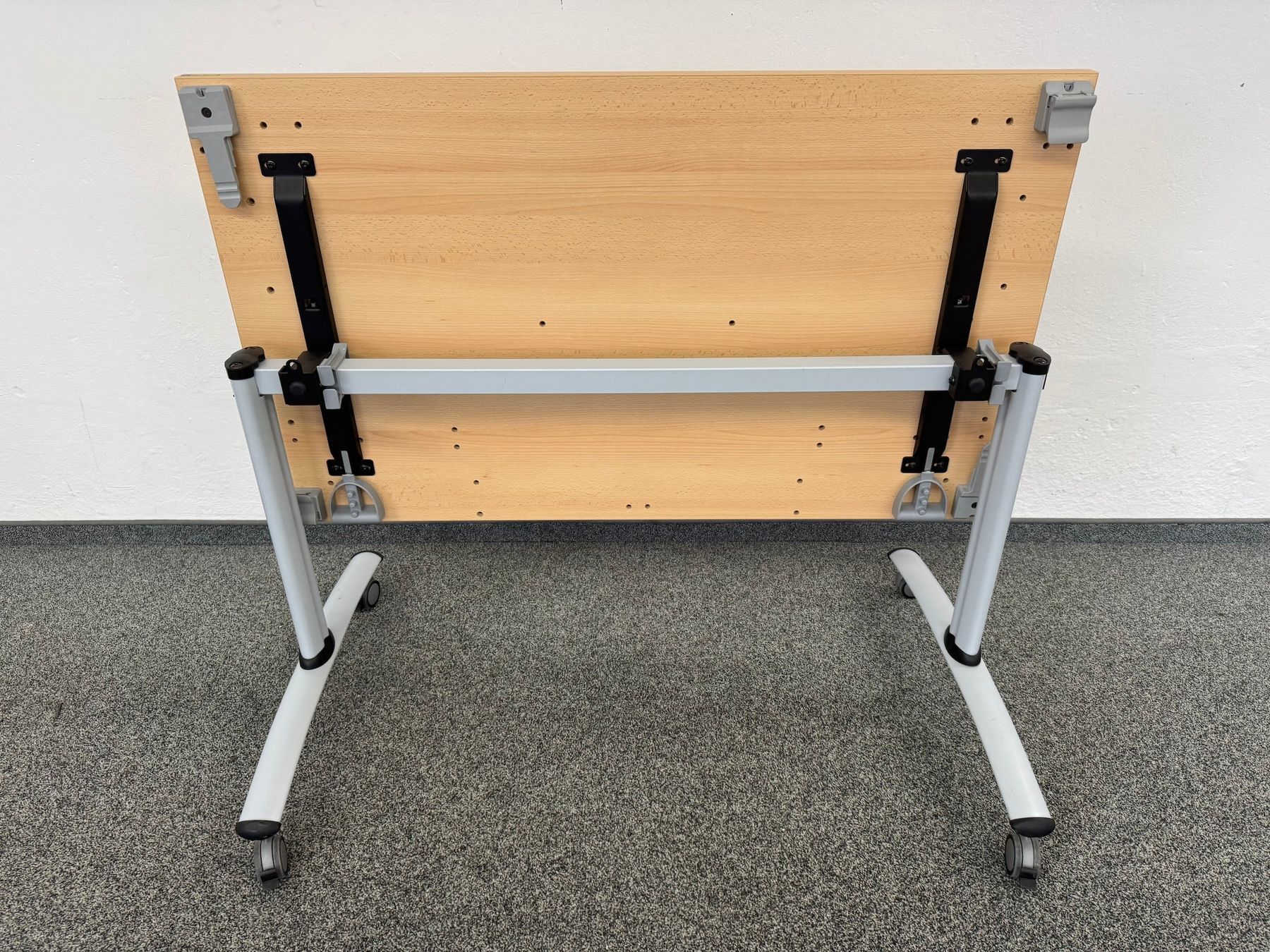 Classicon Tavoli: Welle Möbel Classico Roll-Sitzungstisch – Usato da Schönenwerd venduto da mcofficeshop 5