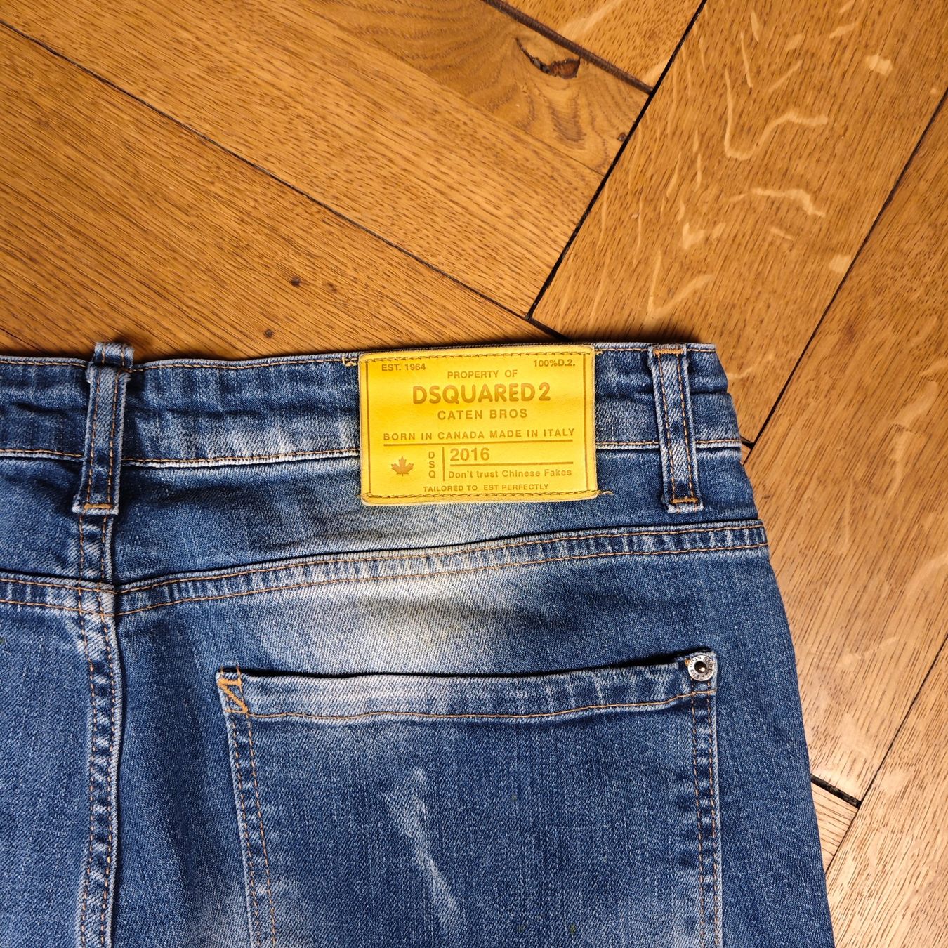 Dsquared2 Jeans: Dsquared2 Distressed Jeans Paint Splatter Gr. 52 – Usato da Schaffhausen venduto da clxud 4
