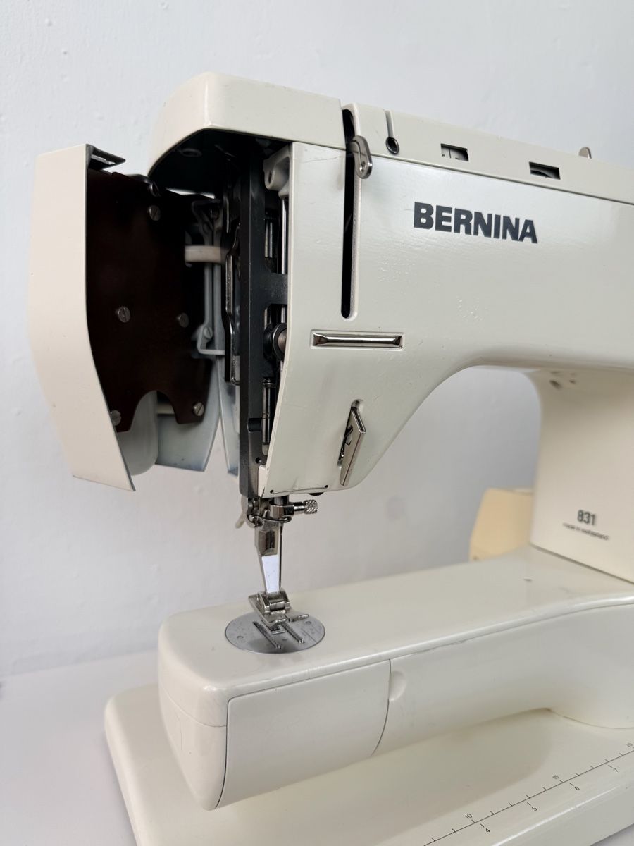 Bernina Nähmaschinen: Bernina 831, guter Zustand – Gebraucht aus Basel von A-Z-B 4