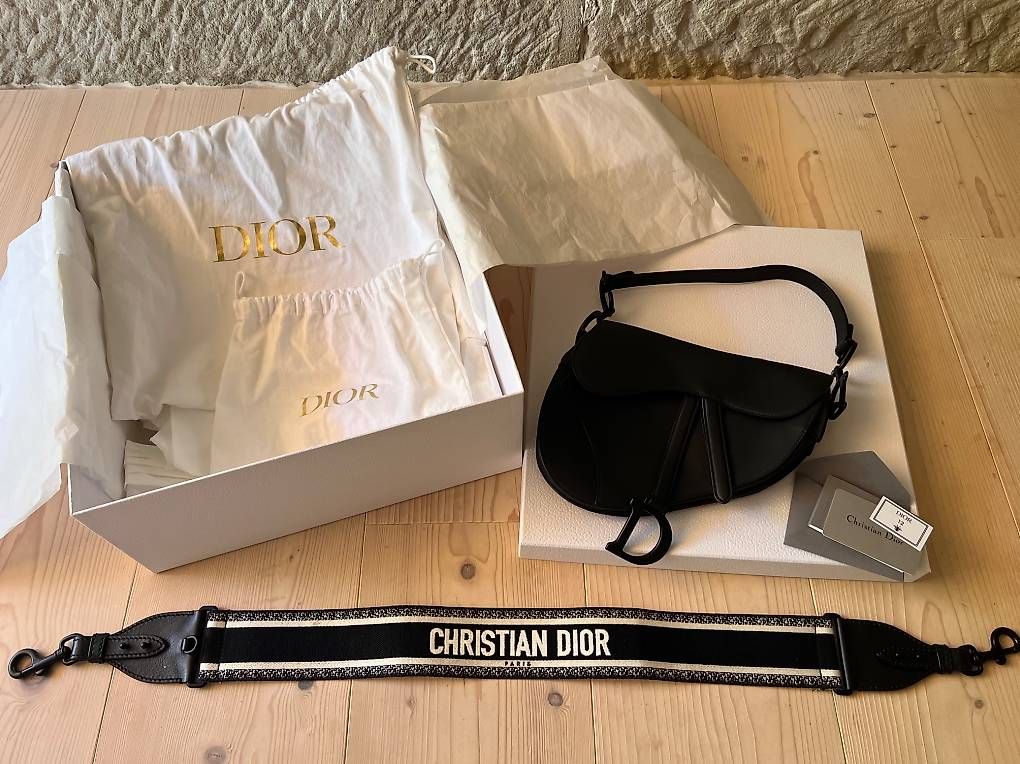 Altro in  Abbigliamento & Accessori: Dior Saddle Bag with Strap + Adjustable Shoulder Strap  – Usato da Ittigen venduto da san_9pr8