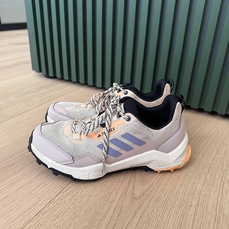 Chaussures femmes: Adidas Terrex Wanderschuh 39 1/3 – D'occasion à Solothurn par Juliasju