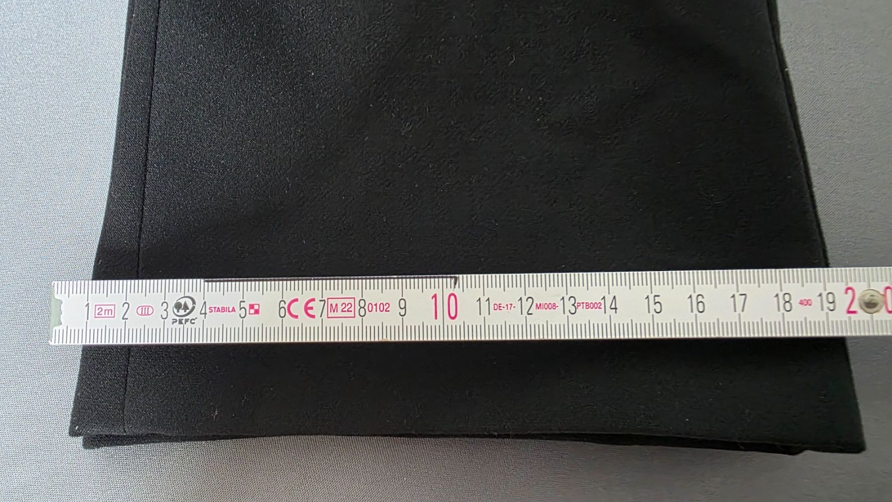 Pantaloni: Hose – Usato da Dübendorf venduto da Jolenia 6
