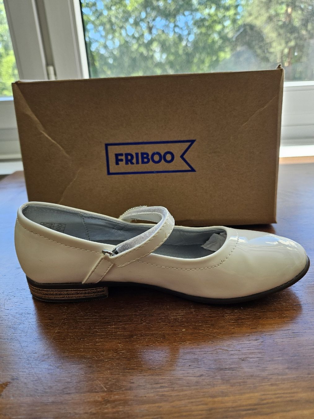 Friboo Scarpe per ragazze: Weisse Lackschuhe Gr. 33 (Friboo) – Nuovo (secondo la descrizione) da Regensdorf venduto da c_est_la_vivie 4