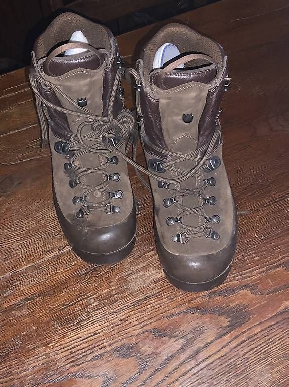 Scarpe da uomo: Vendesi scarponi da militare – Usato da Cadempino venduto da rin_j5yh