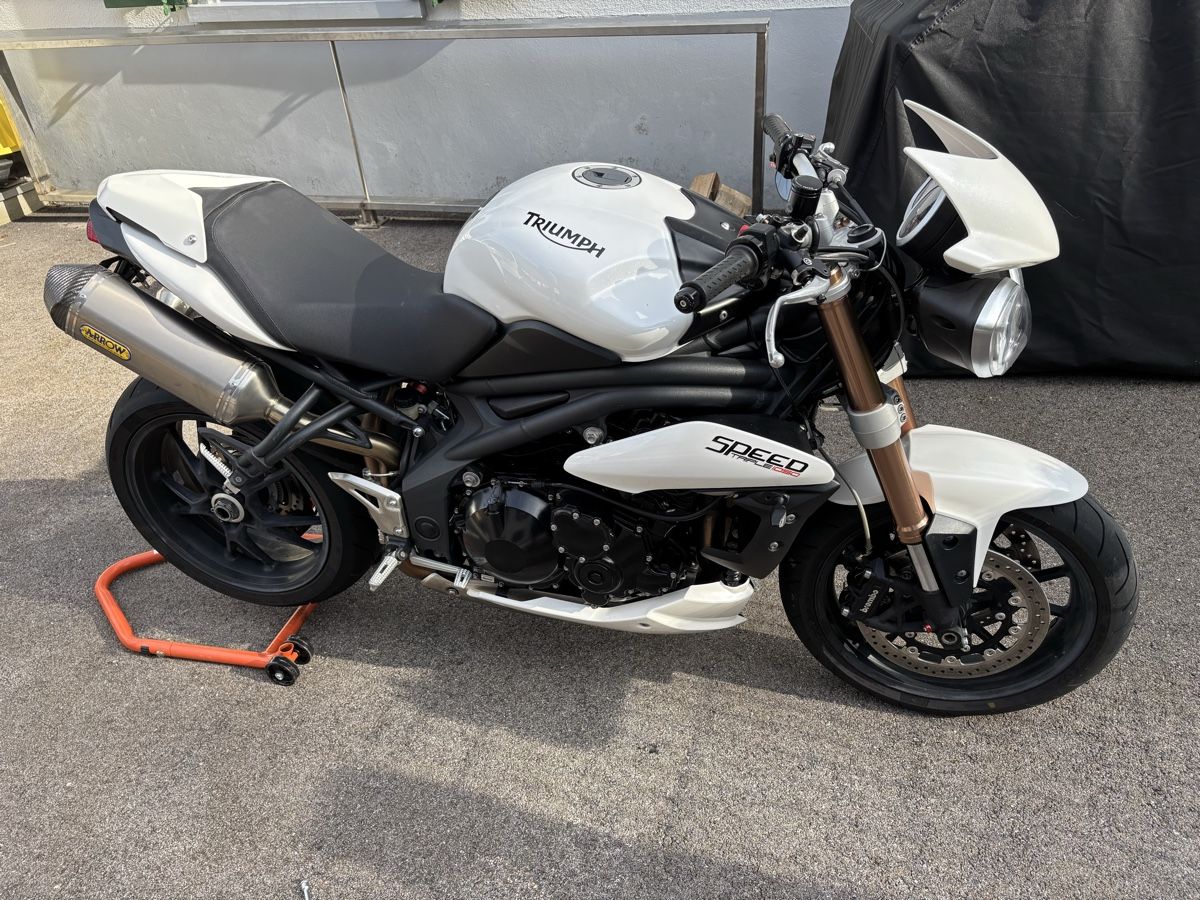 Strada: Triumph Speed Triple, 1050 cm3, expertisée! 2011 – Usato da Cornol venduto da mpp_xnj7 2