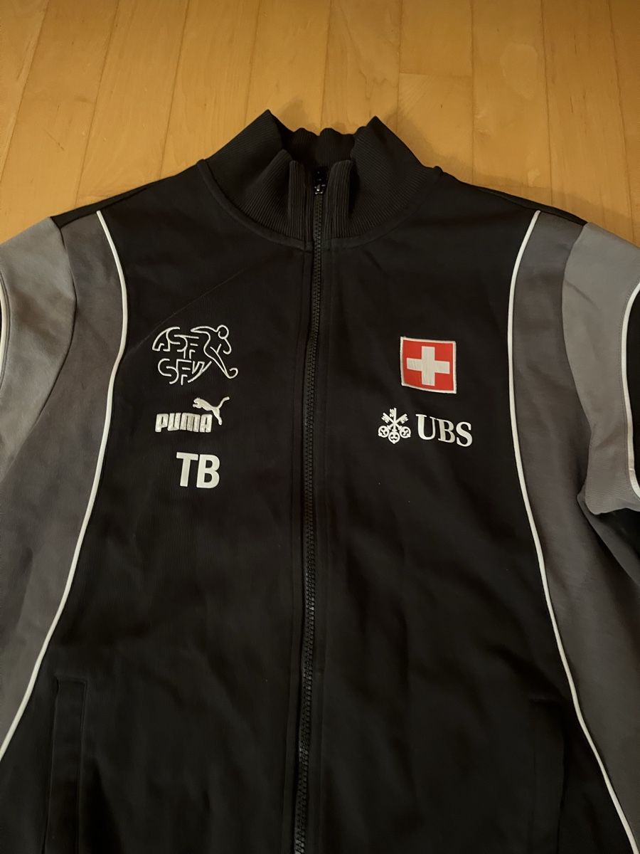 Puma Giacche: Puma Trainingsjacke Schweiz Grösse L – Usato da Allschwil venduto da Manolictus 1