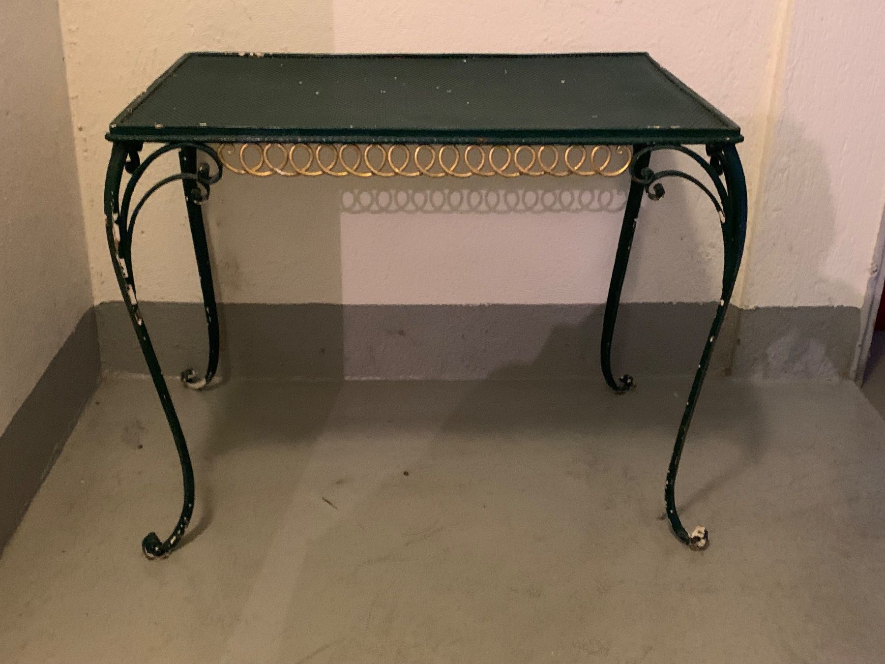 Tische: Salontisch Lochblech 70er – Gebraucht aus Ennetbaden von Schimy10