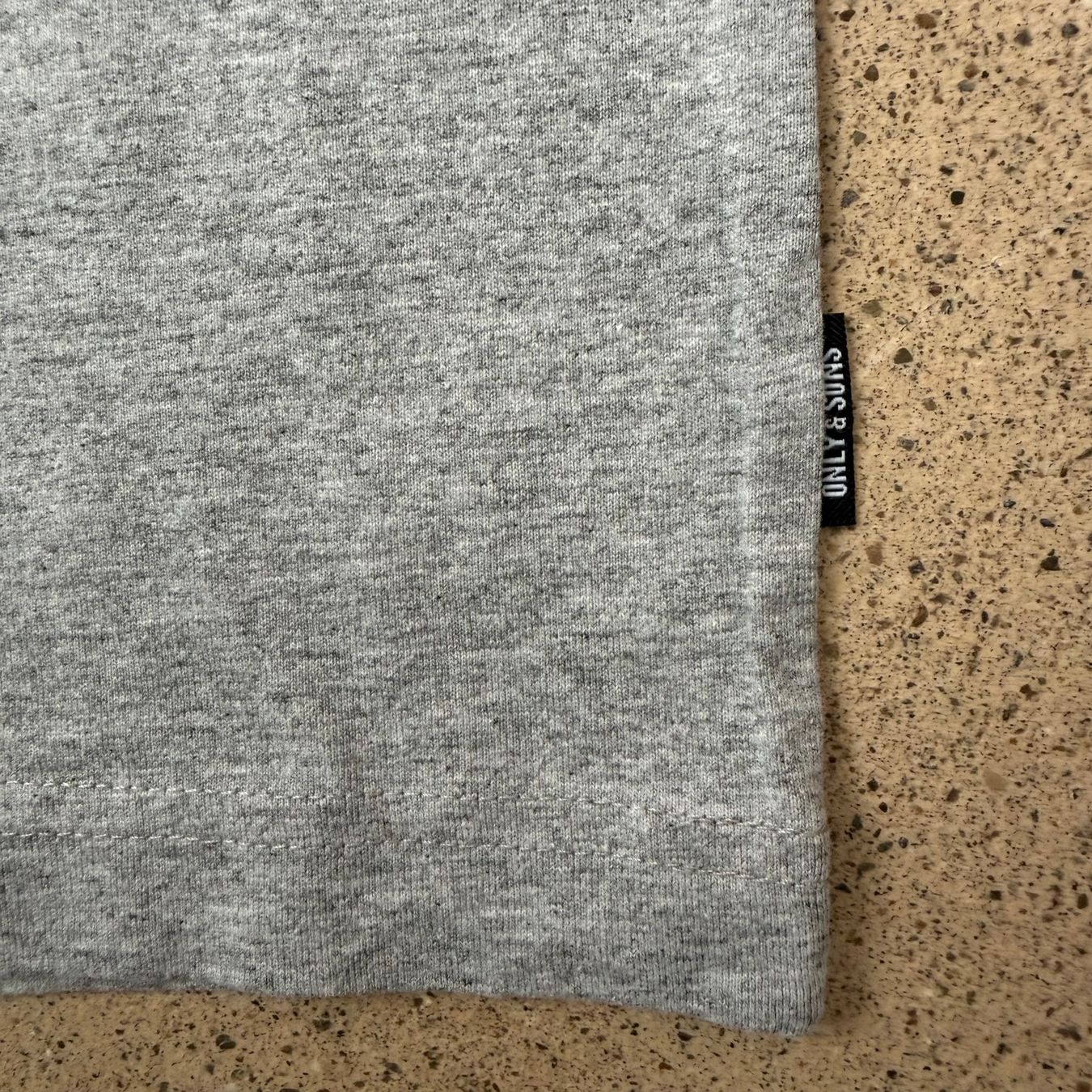 T-shirt: ONLY & SONS T-Shirt – Usato da Zürich venduto da ClosetQueen 8