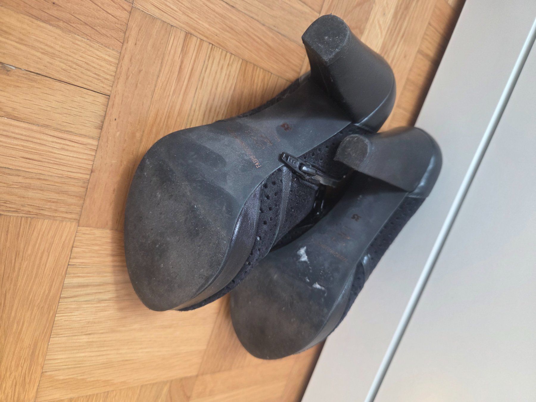 Damenschuhe: Schwarze Sommer-Stiefeletten mit Absatz, Grösse 35 – Gebraucht aus Regensdorf von sar_895z 2