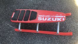 Schlitten von Suzuki 