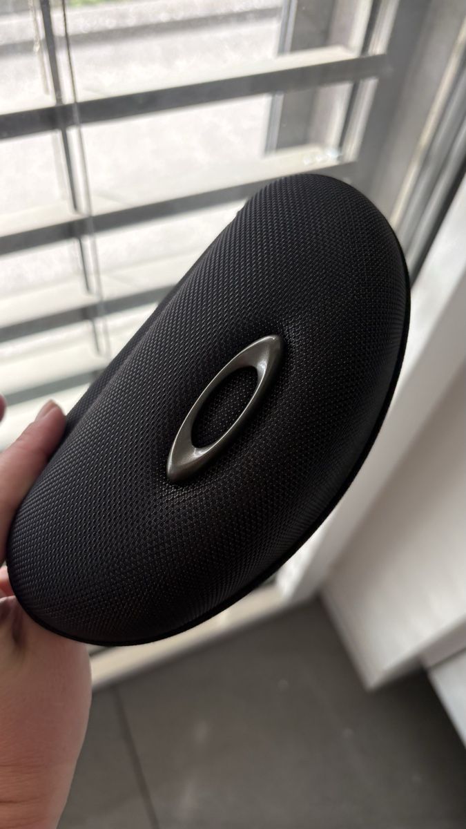 Oakley Occhiali & Lenti: Oakley glasses case parfait était  – Nuovo (secondo la descrizione) da Pully venduto da Sell_it_all
