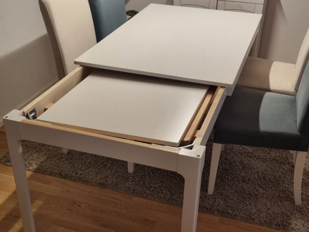 Ikea Tavoli: Ikea Tisch weiss, ausziehbar – Usato da Uster venduto da tat_x7pq 1
