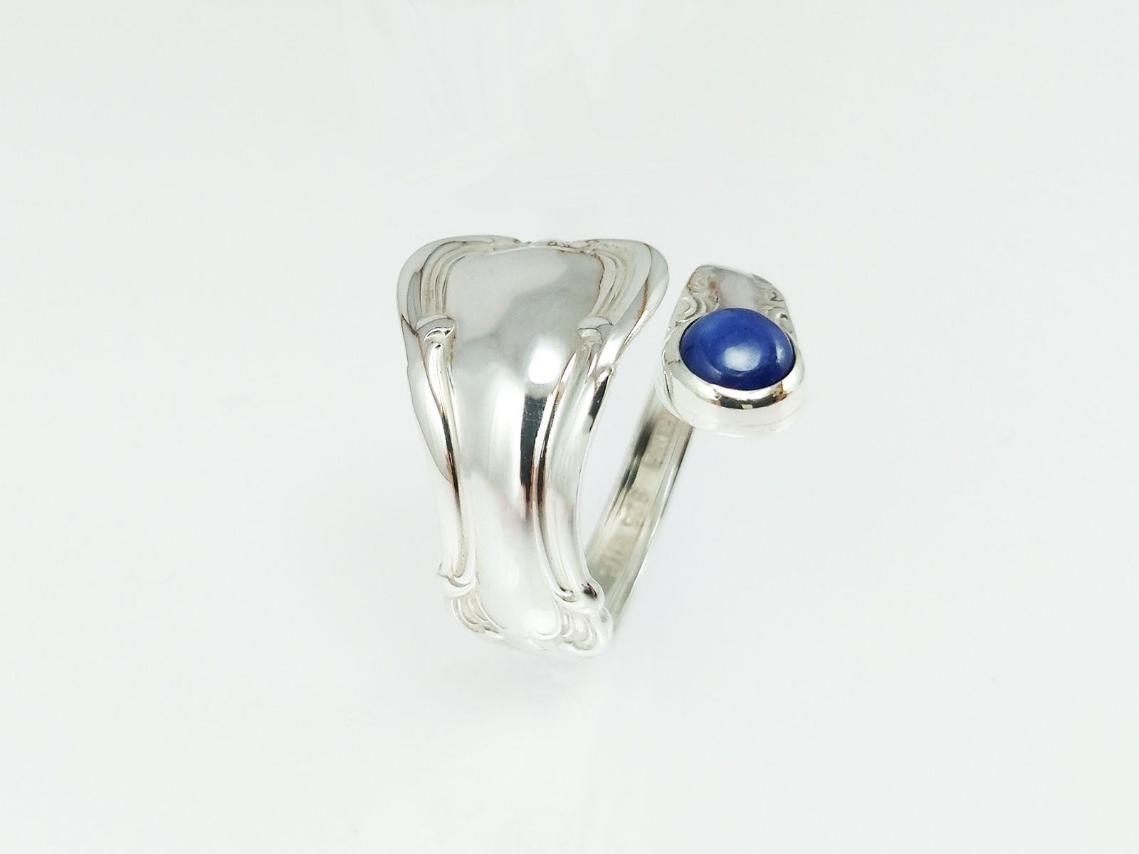 Ringe: Offener Silberring im Jugendstil mit blauem Sternsaphir – Neu und originalverpackt aus Meilen von Byrd-bijoux 3