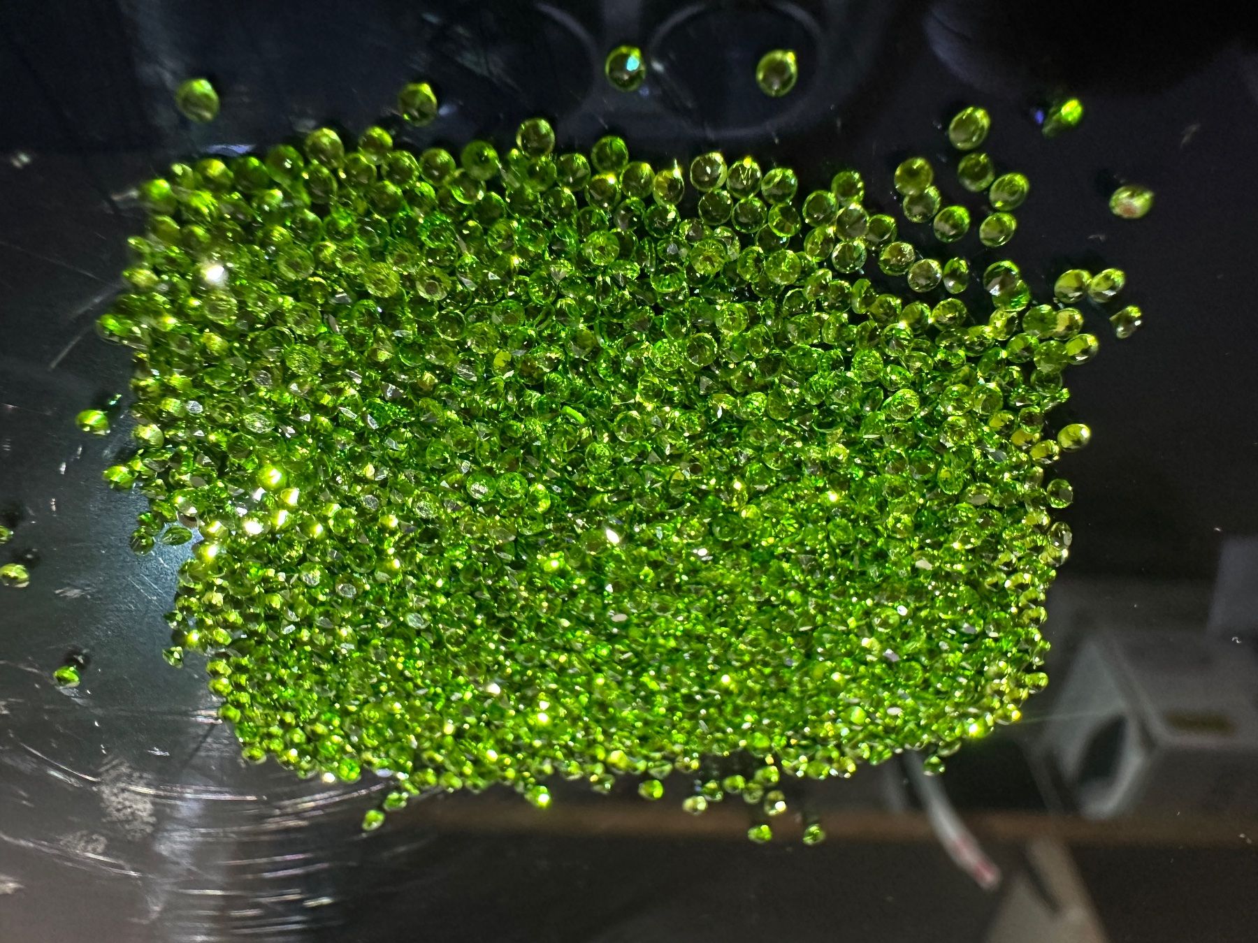 Pietre preziose: 50 St fein brillantgeschliffene Turmalin -Pointer 1,5 mm – Nuovo (secondo la descrizione) da Langenthal venduto da Seelenfreunde 1