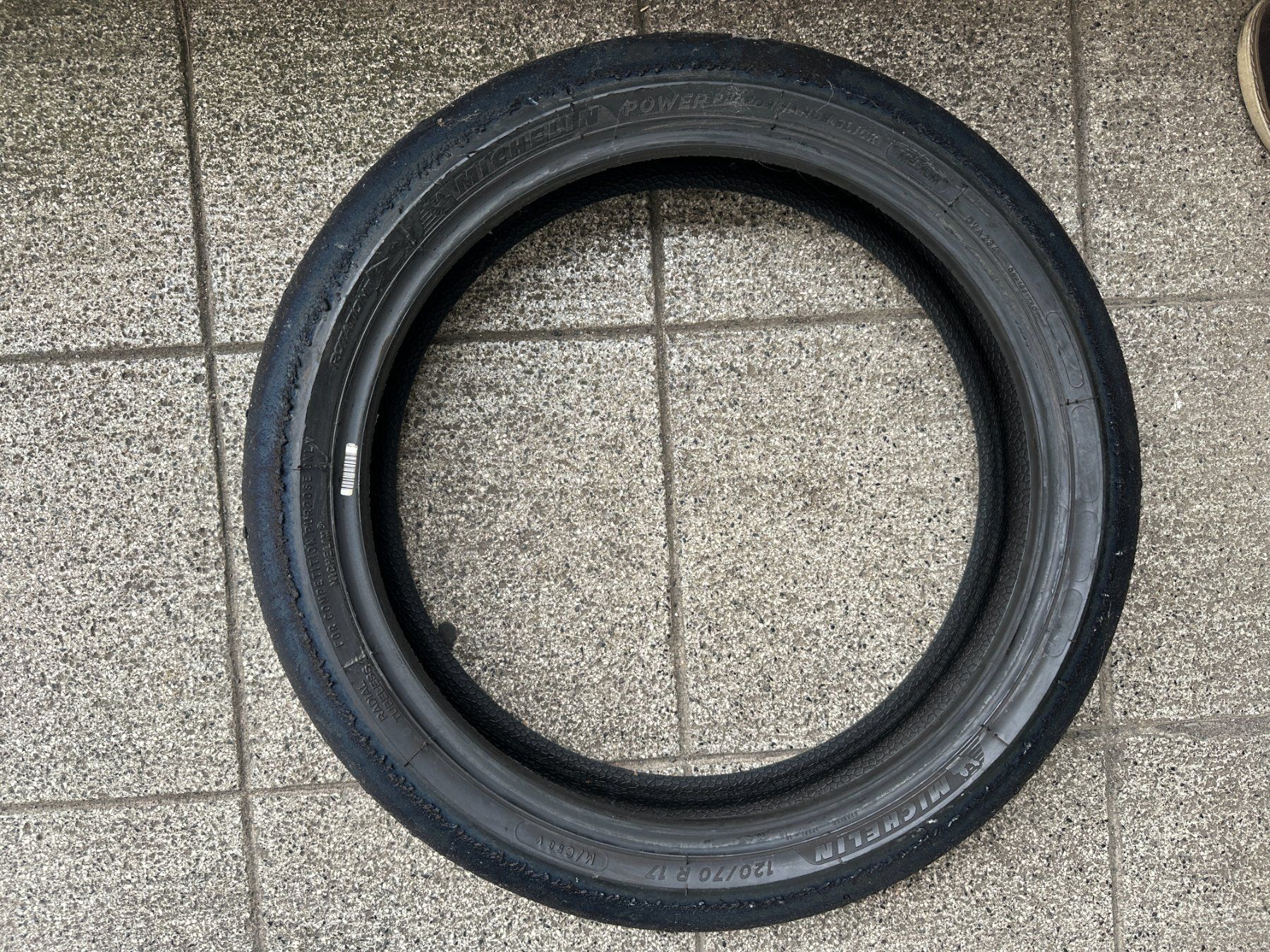 Michelin Pneumatici & Ruote complete: Slick Michelin Power Performance Medium Front 120 70 DOT 23 – Usato da Zürich venduto da JulesZHW