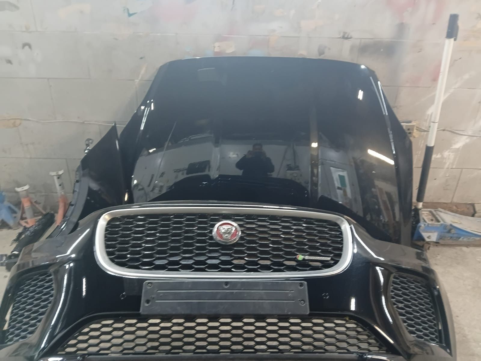 Jaguar Autos: JAGUAR E-Pace I3 PHEVE P300e R-Dynamic – D'occasion à Matten b. Interl par rob_d5pb 5