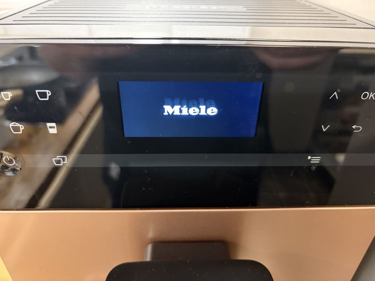 Miele Macchine per caffè & Macchine per espresso: Kaffeemaschine MIELE CM5510 Roségold – Difettoso da Wetzikon ZH venduto da Clickcz 2