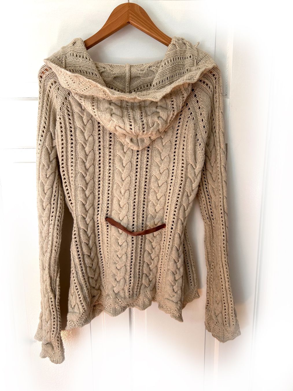 Odd Molly Giacche: Odd Molly Strickjacke mit Kapuze, Grösse 3 – Usato da St.Gallen venduto da cbr_5mvv 1