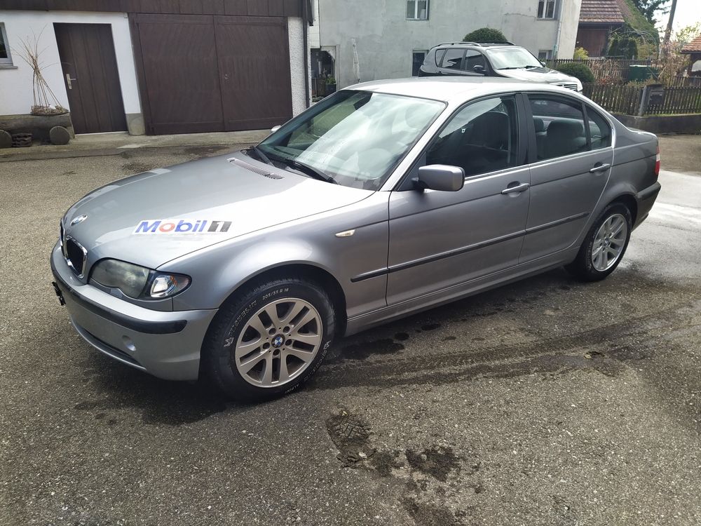 Auto BMW 320i e46