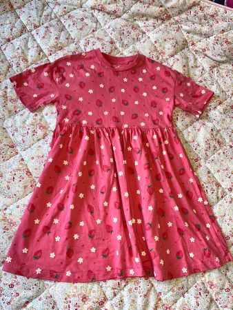 Adorable pink strawberry dress 3-4 years