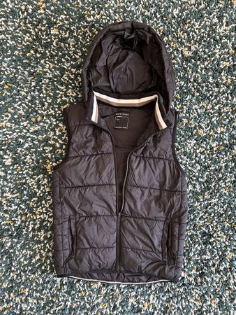❗️Schwarze Weste, Gr. 140 cm (passt ab 128 cm)
