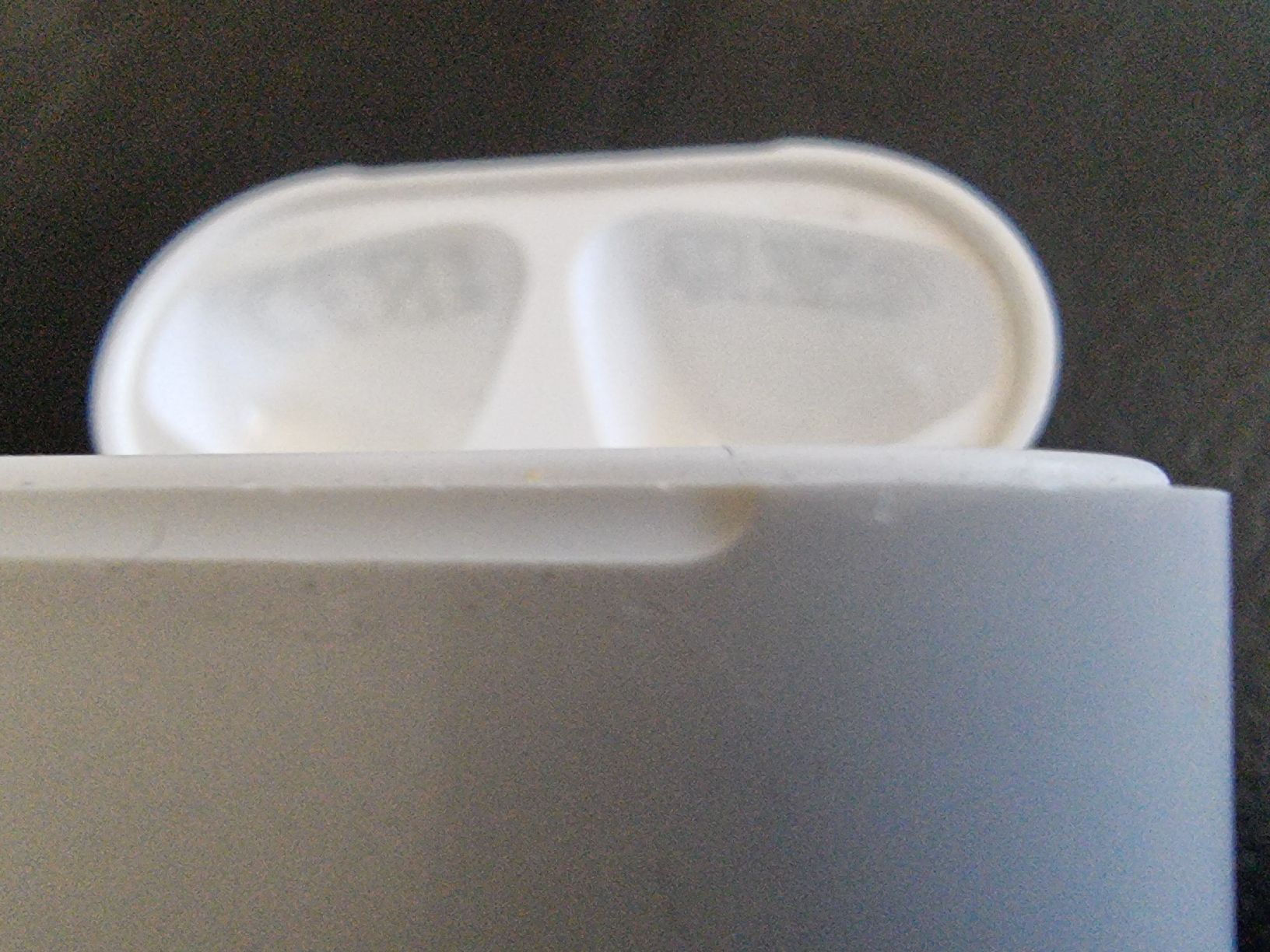 Apple Caricabatterie: Airpods case 1 Generation  Apple – Usato da Zürich venduto da Sigana 4