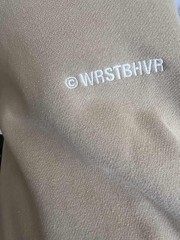 Lots de vêtements: wrstbhvr trainer set beige – D'occasion à Pratteln par leh_tc6z 1