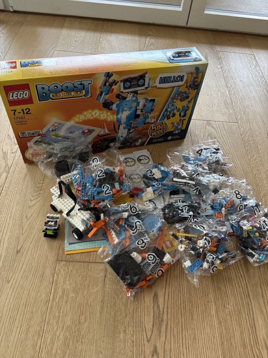 Lego Kit di costruzioni: LEGO Boost 17101 5-in-1 Toolbox – Usato da Lenzburg venduto da bibibaba 2