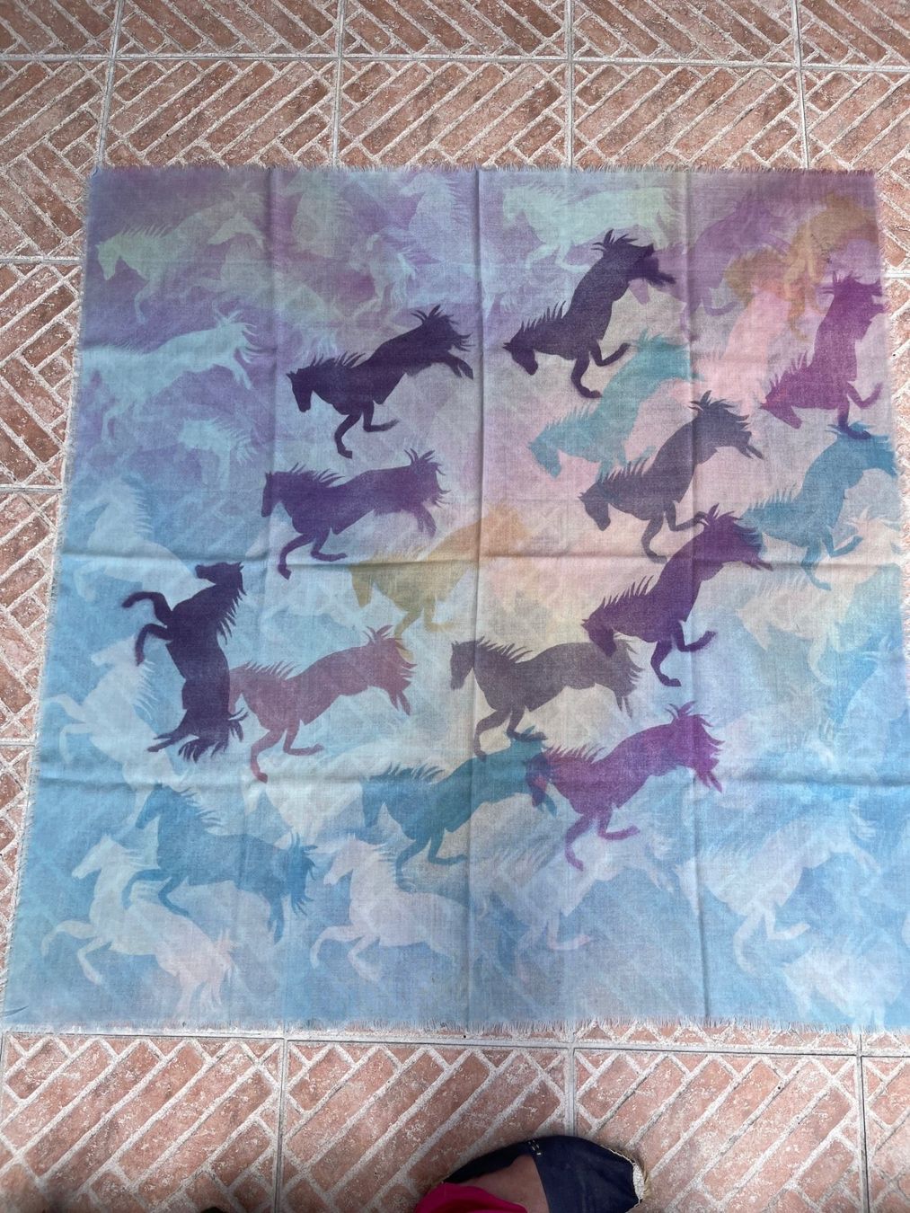 Foulard & Sciarpe: Foulard "CHEVAUX" – Usato da La Croix (Lutry) venduto da Sporades 6