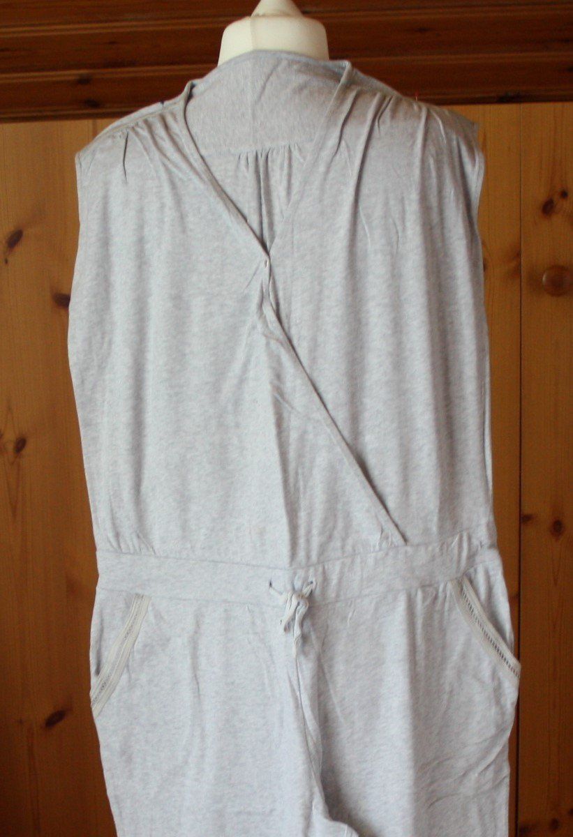 Tute: Jumpsuit Pyjama TCM hellgrau Gr. XL – Usato da Flüelen venduto da Diversicum-Curvy 1