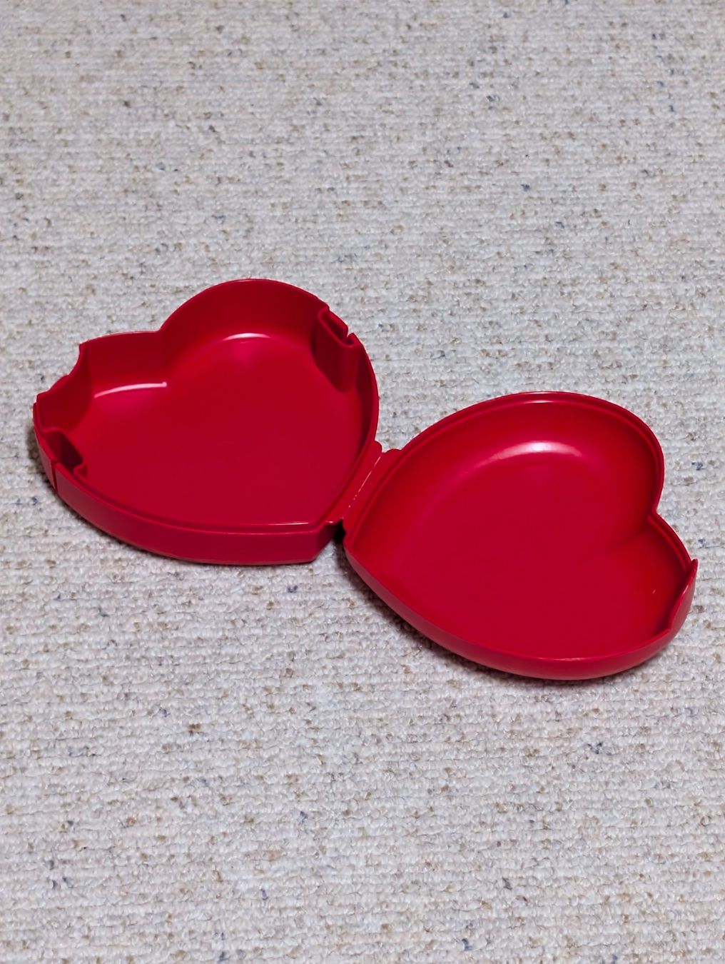 Tupperware Contenitori & Simili: Tupperware Herzbox/Herzform – Usato da Spiez venduto da Crazyduck 1