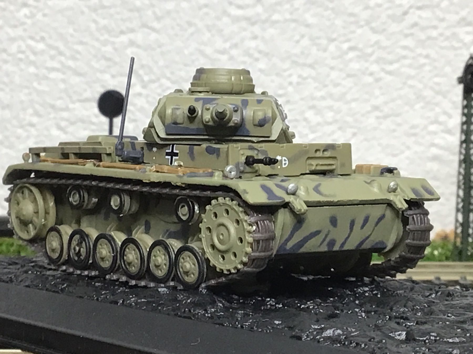 Kit di modellismo & Modellini statici: 1:72 Panzer III Ausf.G mit Vitrine, Modellpanzer – Nuovo e nell'imballaggio originale da Männedorf venduto da Modell-Spezialisten 1