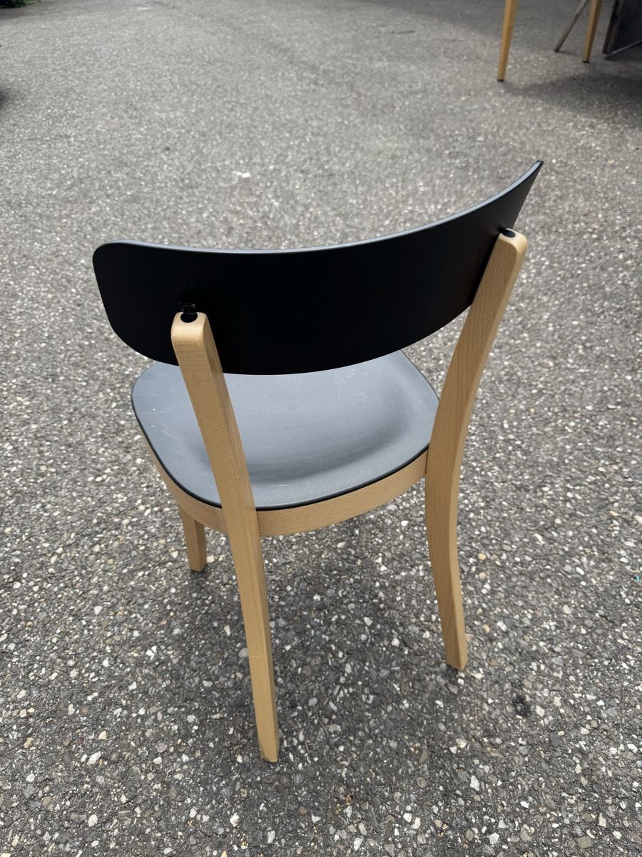 Vitra Stühle: Vitra Basel Stuhl ab 1.- Defekt  – Gebraucht aus Grenchen von Design-Outlet 2