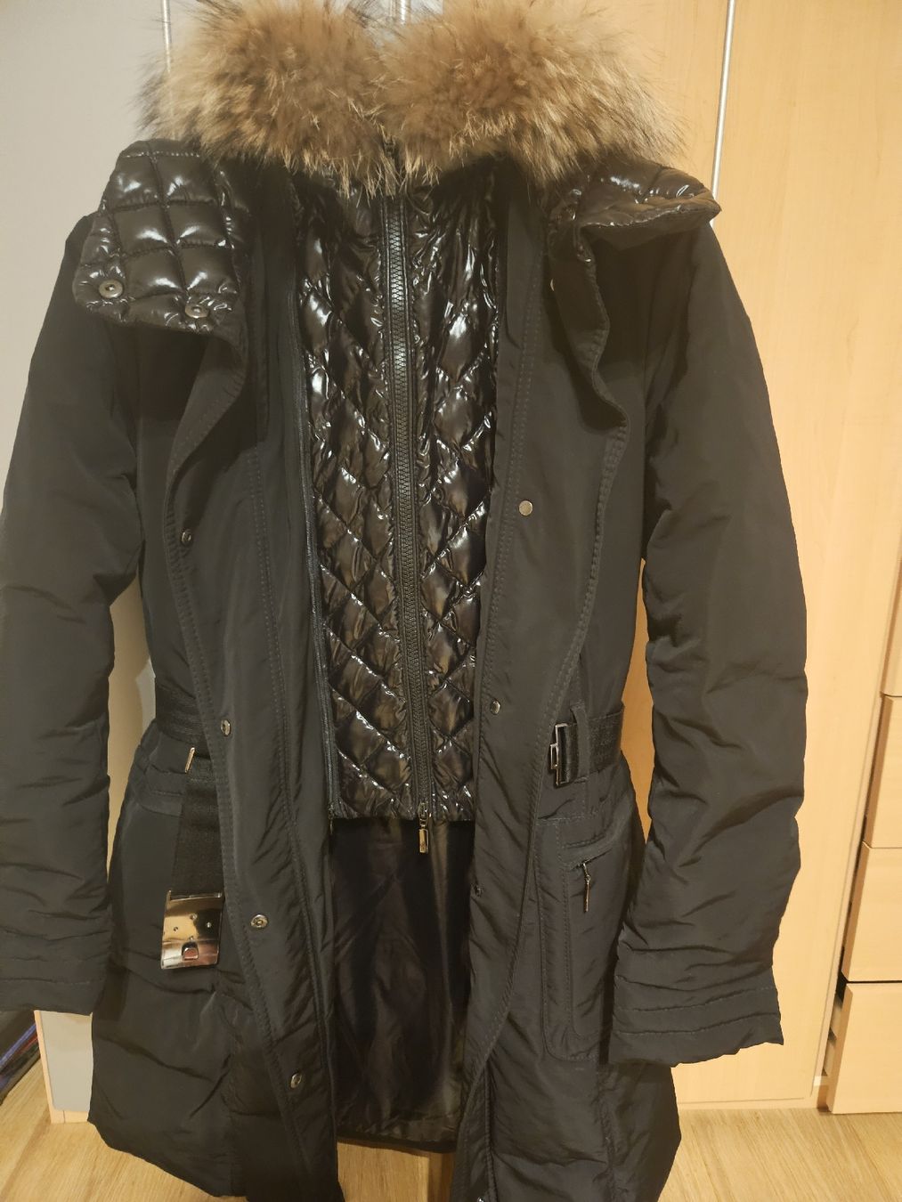Moncler Giacche: Original moncler jacke mit fell kapuze – Nuovo (secondo la descrizione) da Basel venduto da fragolina08 5