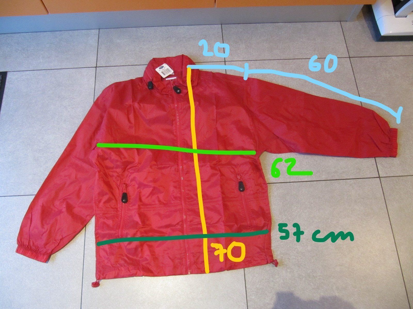 Giacche: regenjacke whale gr. M rouge - NEU – Nuovo e nell'imballaggio originale da Arbedo venduto da nadia1973